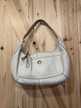 Vintage coach ergo off white